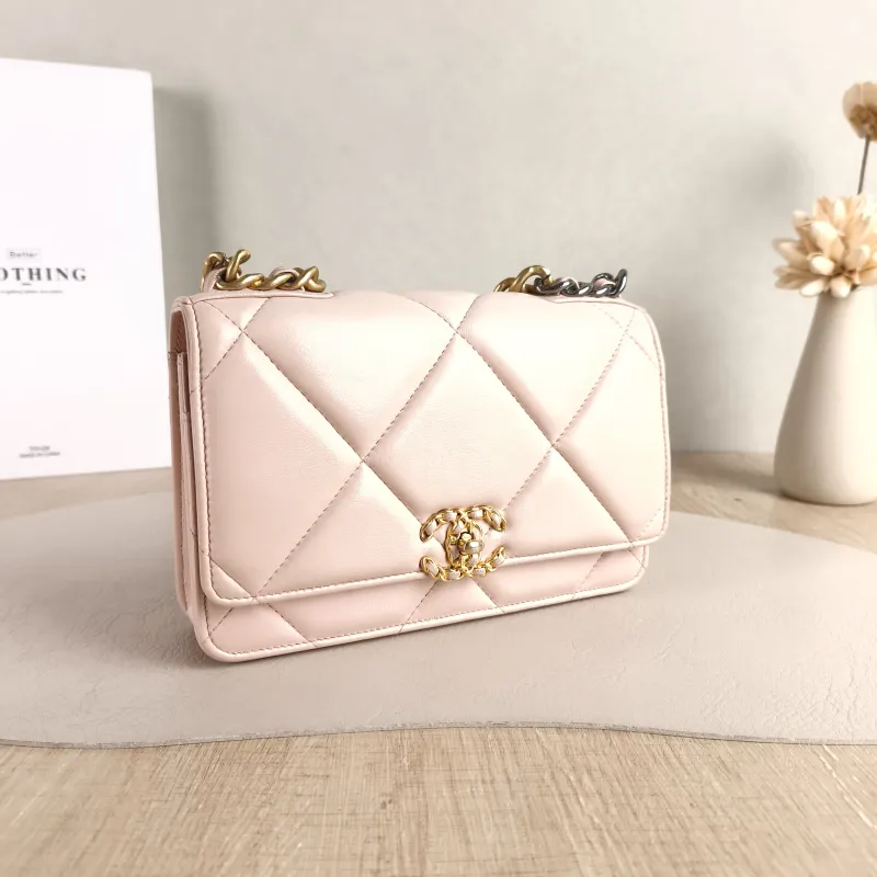 Chanel Crossbody Bag 19Bag WOC Pink SL ambskin Mini 19.2 × 3.5 × 12.3 cm — cover view 3 of 5