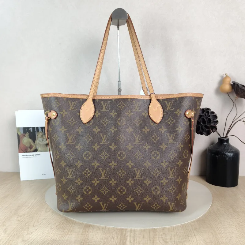 Louis Vuitton Shoulder Bag Neverfull Monogram PVC Medium 31 × 14 × 28 cm — cover view 2 of 5