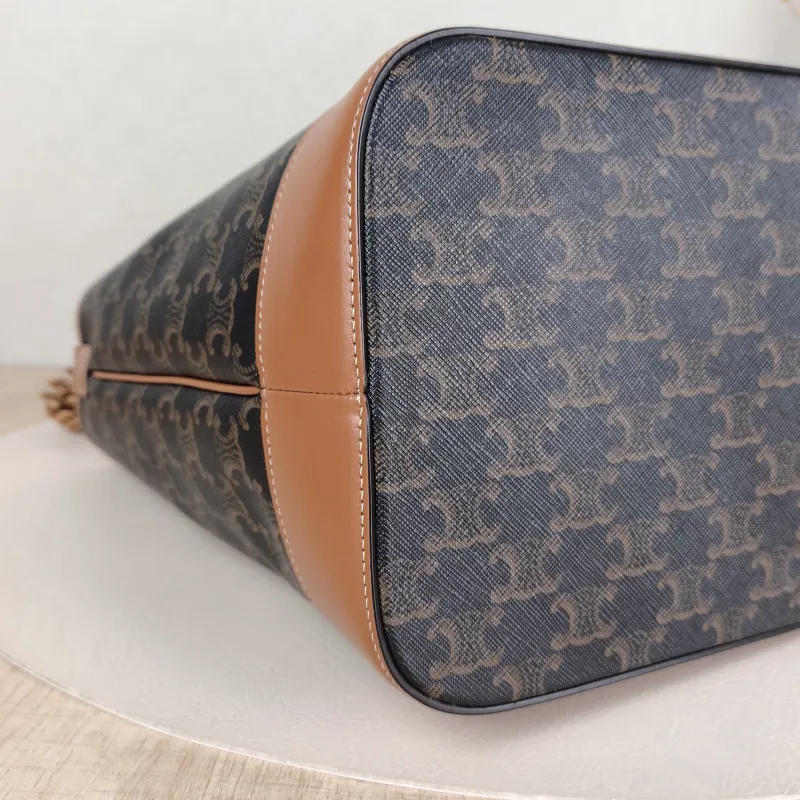 CELINE Crossbody Bag Triomphe Bucket Bag Monogram PVC Medium24 × 18 × 27 cm — detail view 3 of 9