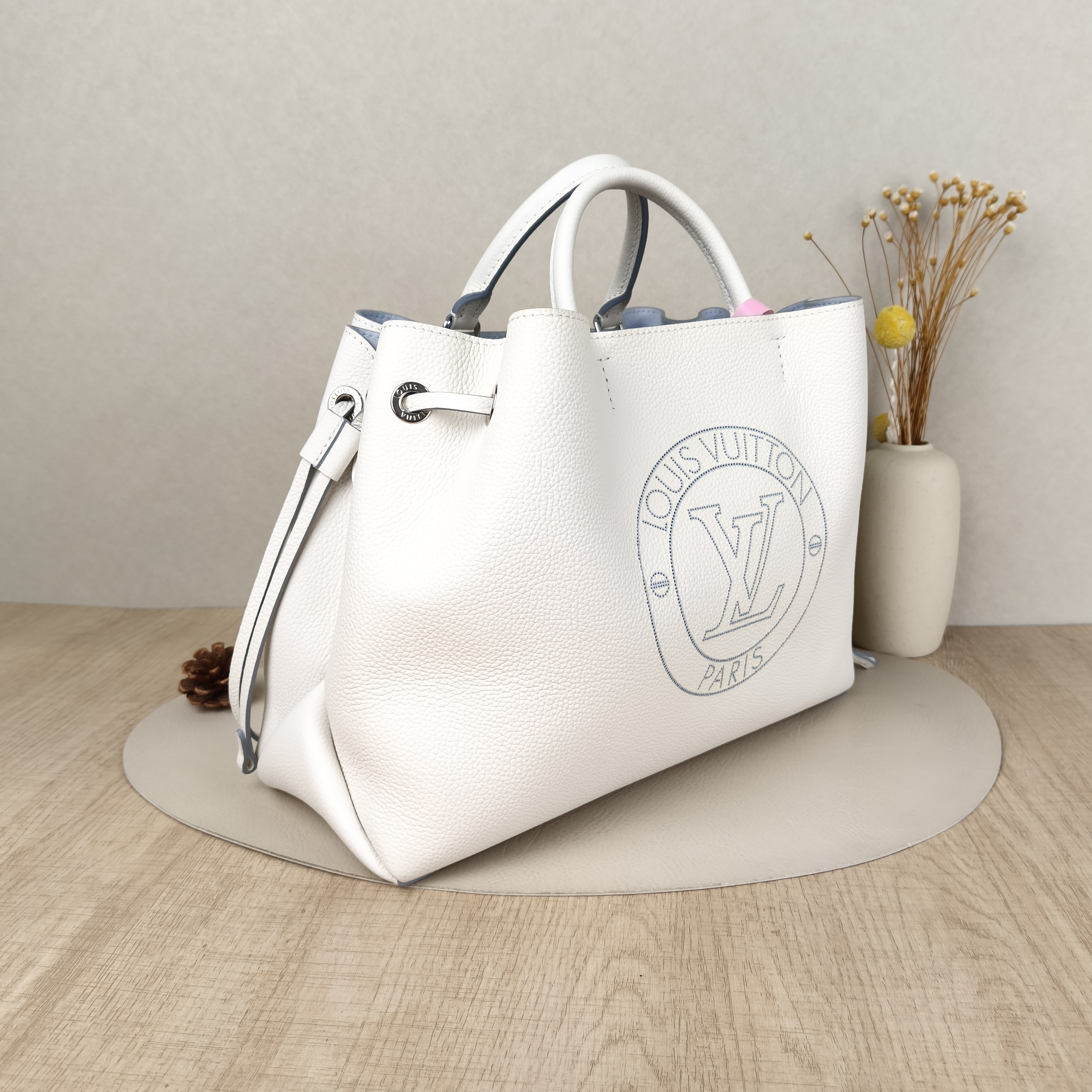 Louis Vuitton Top Handle Bag BELLA TOTE White · Blue Calfskin 32 × 13 × 23 cm — cover view 5 of 5