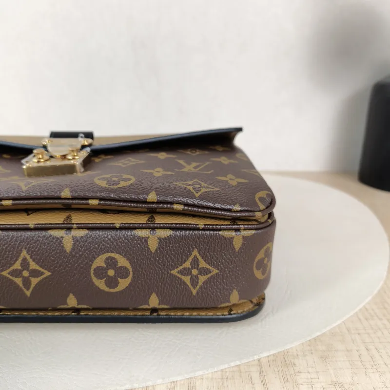 Louis Vuitton Crossbody Bag Pochette Métis Monogram Colorblock PVC Medium25 × 7 × 19 cm — detail view 8 of 12