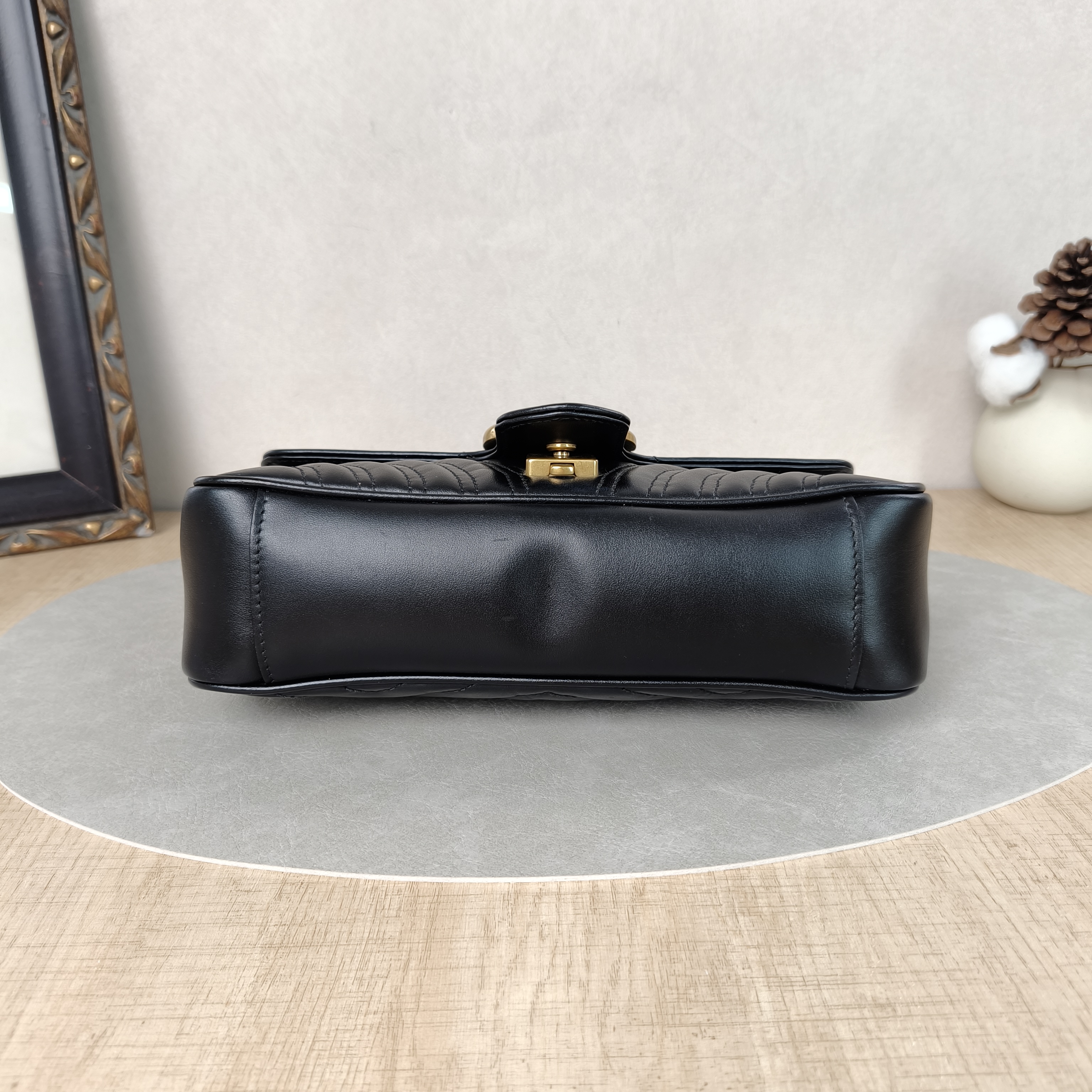 GUCCI Crossbody Bag GG Marmont Medium Marmont 26Black CC alfskin Medium26 × 7 × 15 cm — cover view 5 of 5