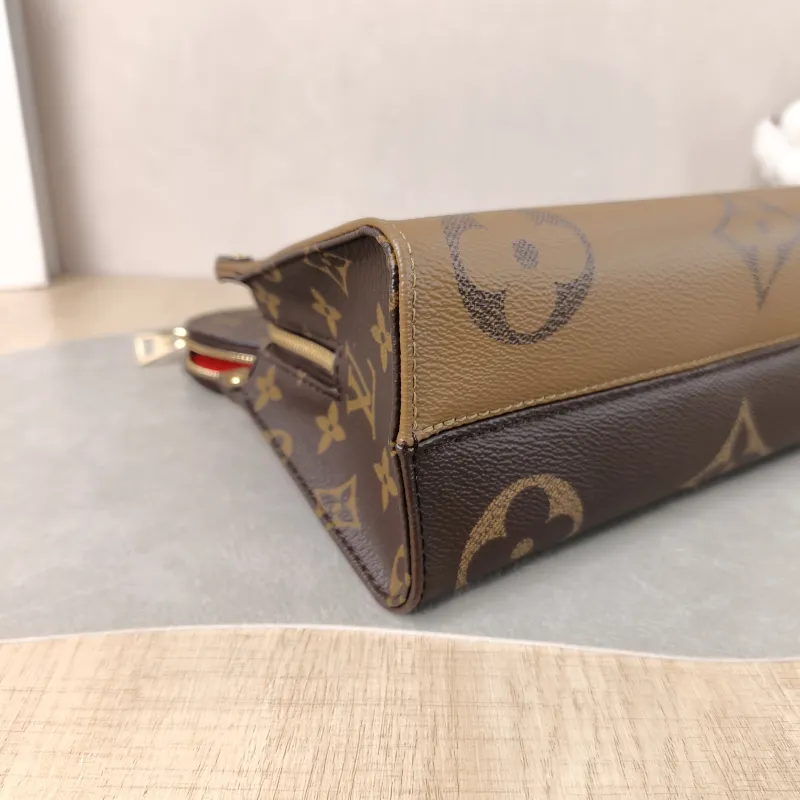 Louis Vuitton Crossbody Bag Onthego East West Monogram PVC Small 25 × 10 × 13 cm — detail view 7 of 12
