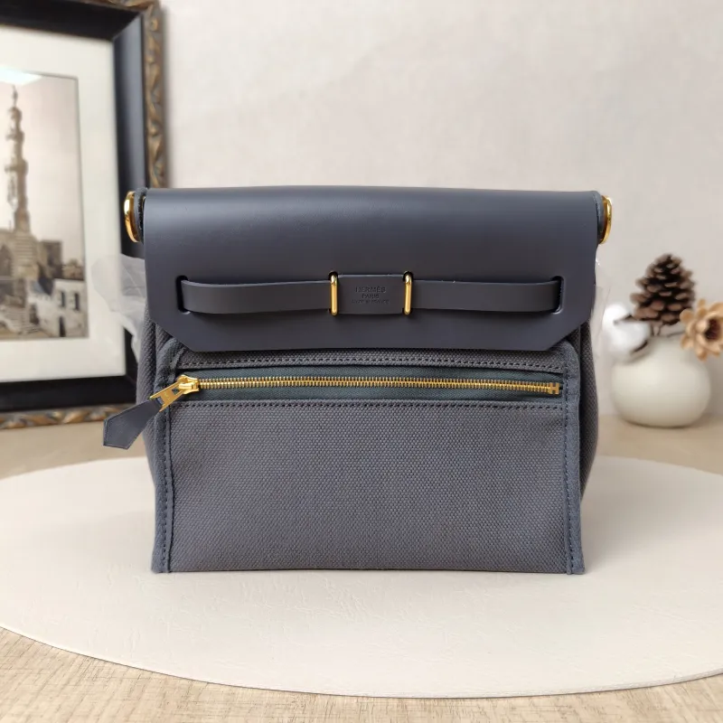 Hermès Crossbody Bag Herbag Zip 20 Calfskin，Canvasmini20.5 × 7 × 16.5 cm — cover view 11 of 11