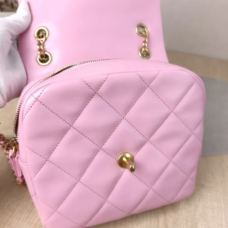 Chanel Backpack23p Pinkado Backpack Pink Calfskin One Size19 × 6 × 19 cm — detail view 8 of 18