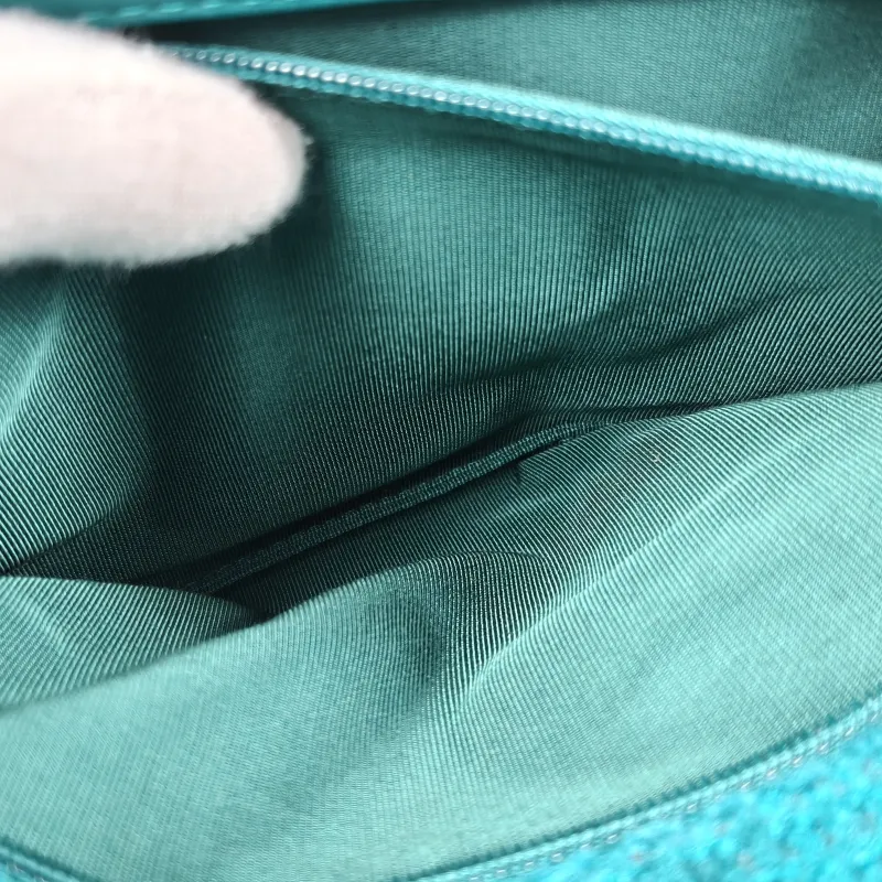 Chanel Crossbody Bag 19Bag Green Small 26 × 9 × 16 cm 29 — detail view 15 of 15