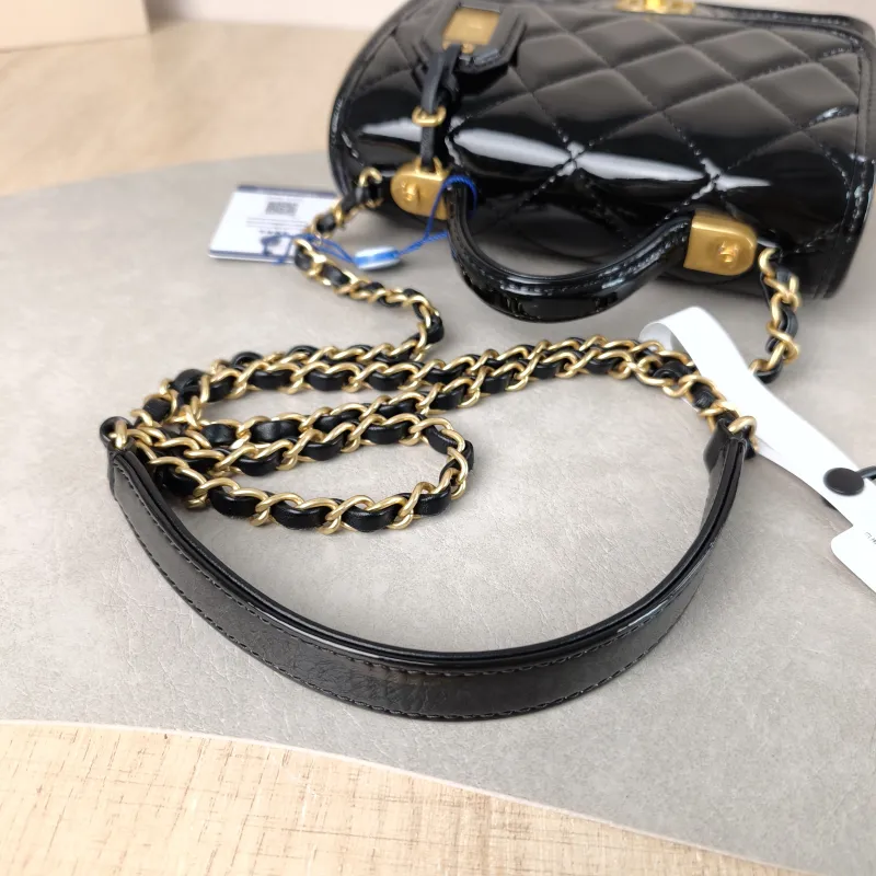 Chanel Crossbody Bag 22k Messenger Bag — detail view 5 of 11