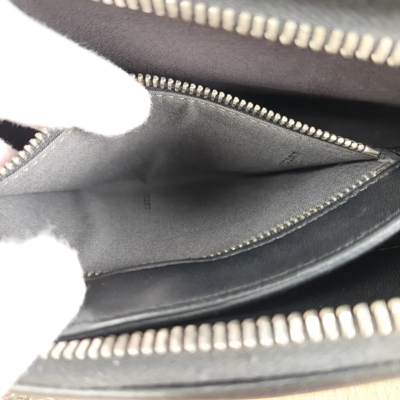 FENDI Crossbody Bagdotcom click Top Handle Bag Black Lambskin One Size23 × 11 × 15 cm — detail view 8 of 12