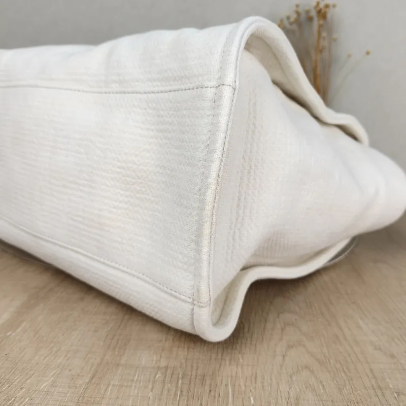 Chanel Shoulder Bag White 38 × 19 × 29.5 cm — detail view 15 of 15