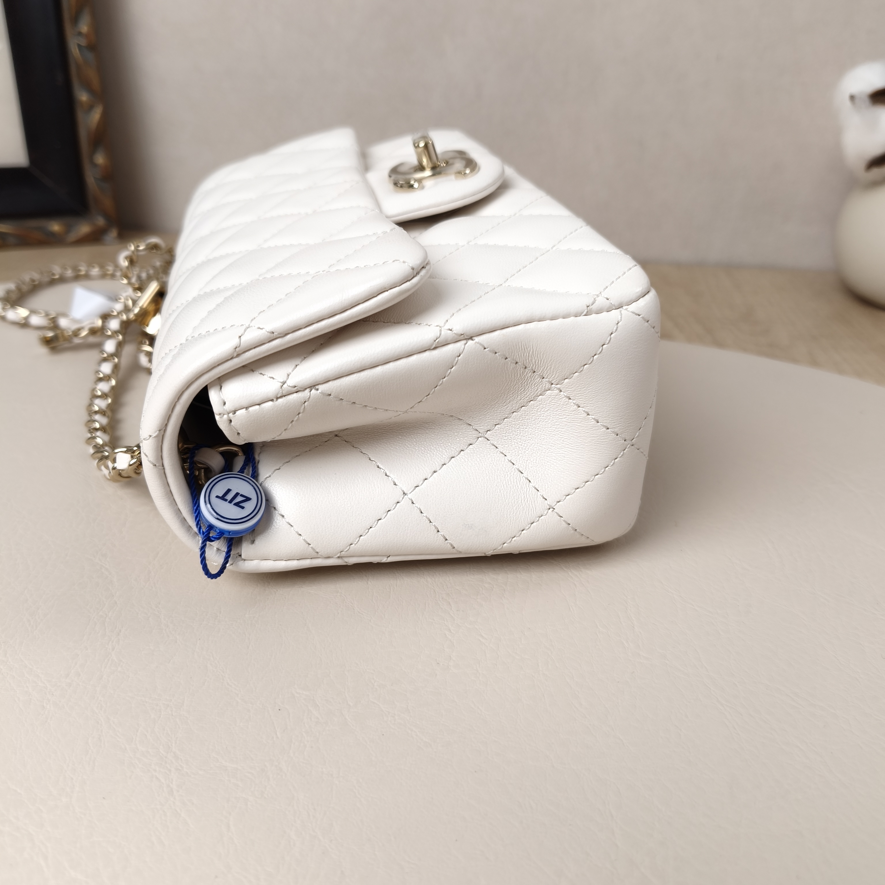 Chanel Crossbody Bag Classic Flap Large Mini CF Mini White Lambskin mini20 × 6 × 12 cm logo — cover view 9 of 10