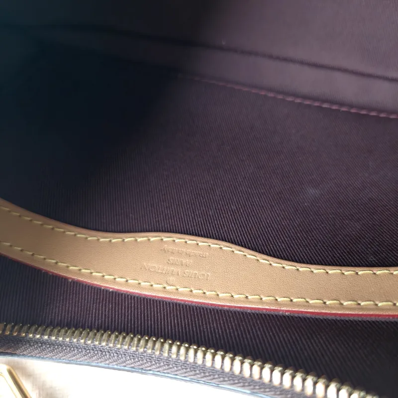 Louis Vuitton Crossbody Bag Boulogne PVC Small26 × 9.5 × 16 cm — detail view 1 of 13