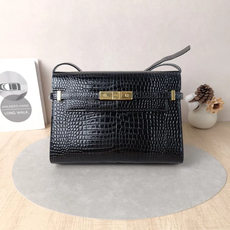 SAINT LAURENT Shoulder Bag MANHATTAN Black Calfskin Medium29 × 7.5 × 20 cm