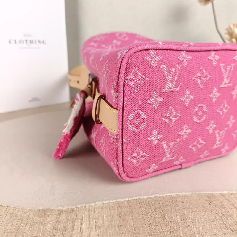 Louis Vuitton Top Handle Bag ALL IN BB BB 16 × 12 × 18 cm — detail view 4 of 10