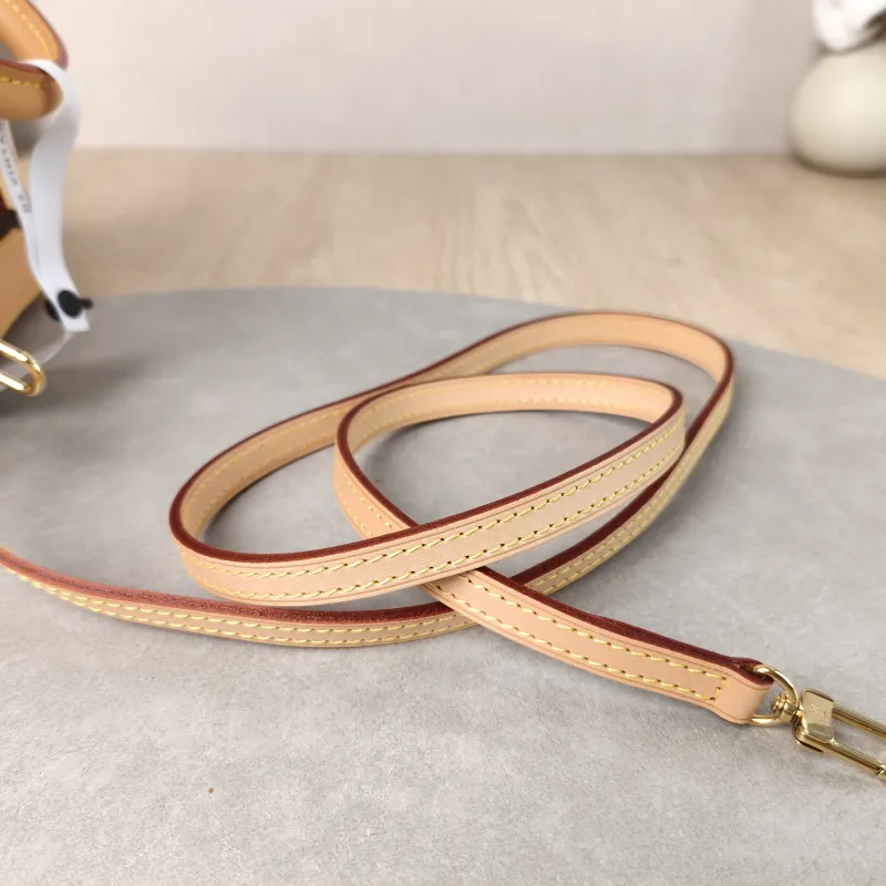 Louis Vuitton Crossbody Bag Alma BB Monogram PVC BB 23.5 × 11.5 × 17.5 cm — detail view 4 of 12