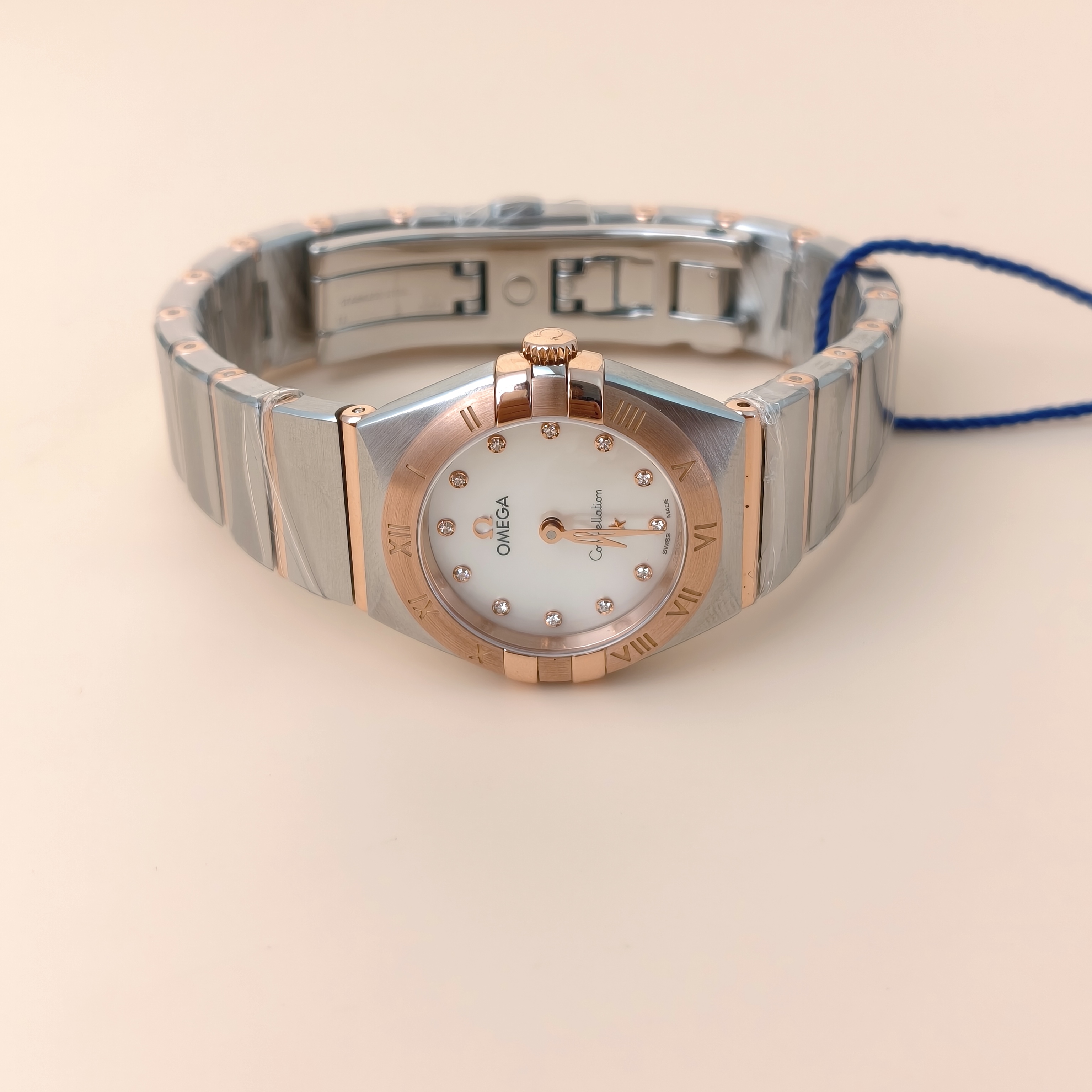 OMEGA Watch Collection Watch One Size25 — cover view 10 of 10