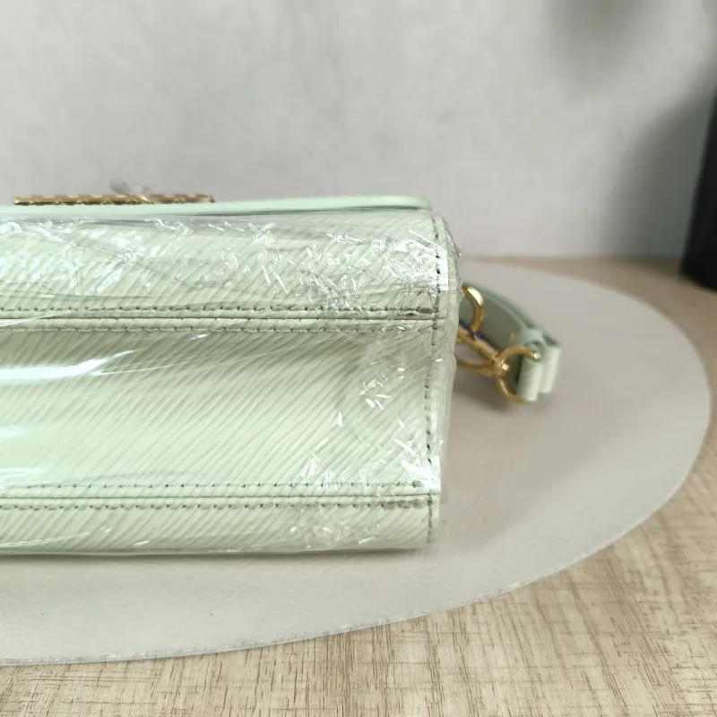 Louis Vuitton Crossbody Bag Twist Green Calfskin Small 19 × 9 × 15 cm — detail view 5 of 12