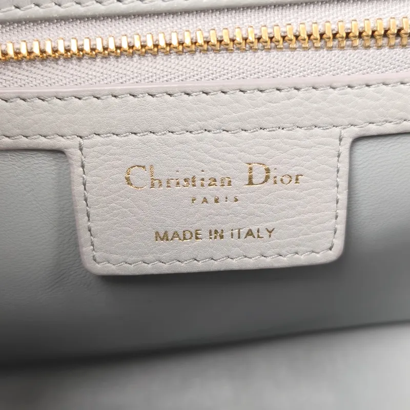 DIOR Crossbody Bag Caro Chain Bag Grey Calfskin Medium 25.5 × 9 × 15.5 cm — detail view 7 of 13