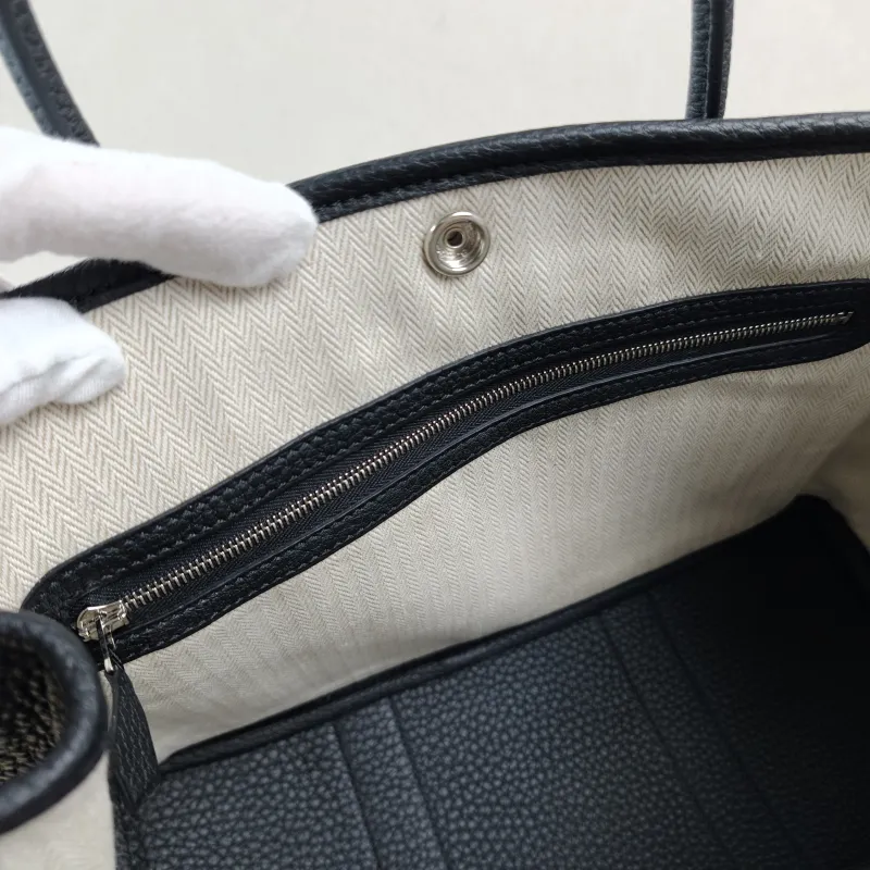 Hermès Top Handle Bag Garden Party 30 30Black Negonda Calfskin Medium30 × 13 × 21 cm — detail view 2 of 9
