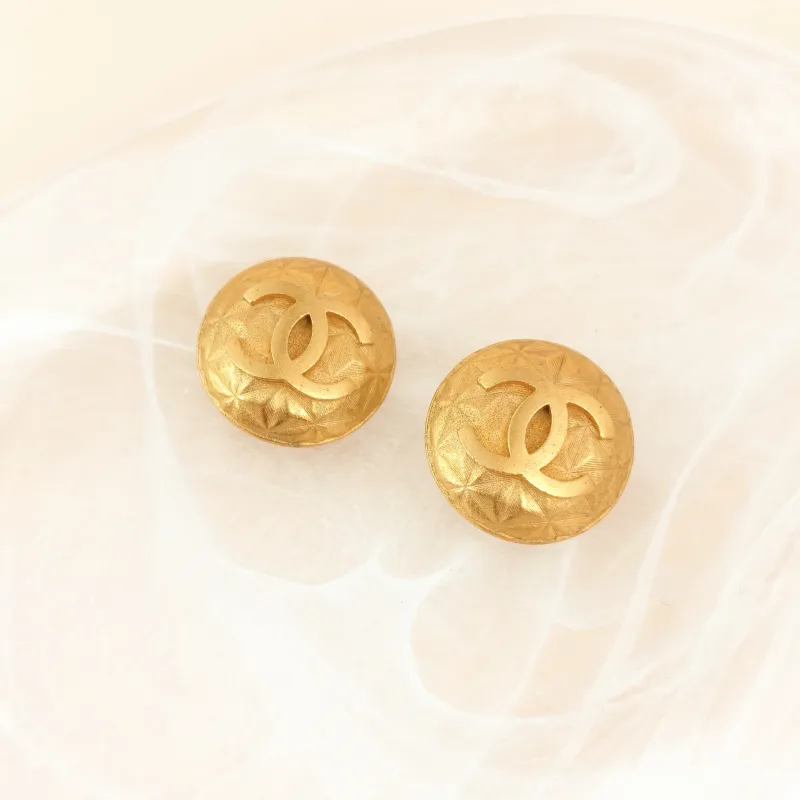 Chanel Jewelry · Earrings Gold One Size — cover view 4 of 6
