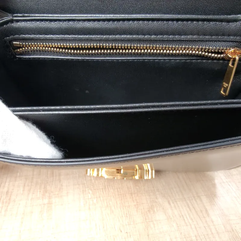 CELINE Crossbody Bag Teen Triomphe Black CC alfskin Small 18.5 × 6 × 14 cm — detail view 11 of 12