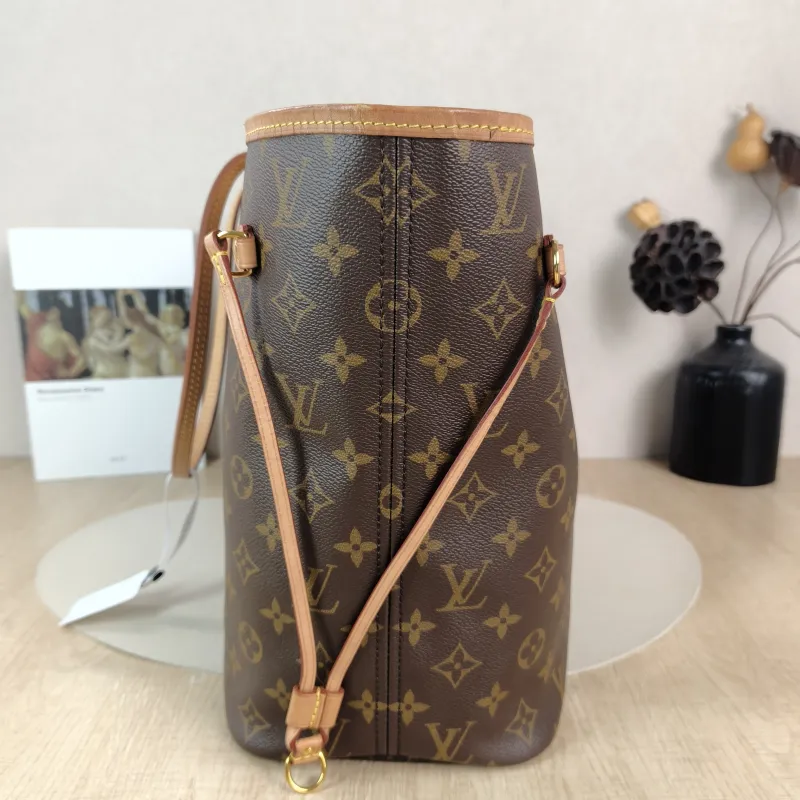 Louis Vuitton Shoulder Bag Neverfull Monogram PVC Medium 31 × 14 × 28 cm — detail view 3 of 13