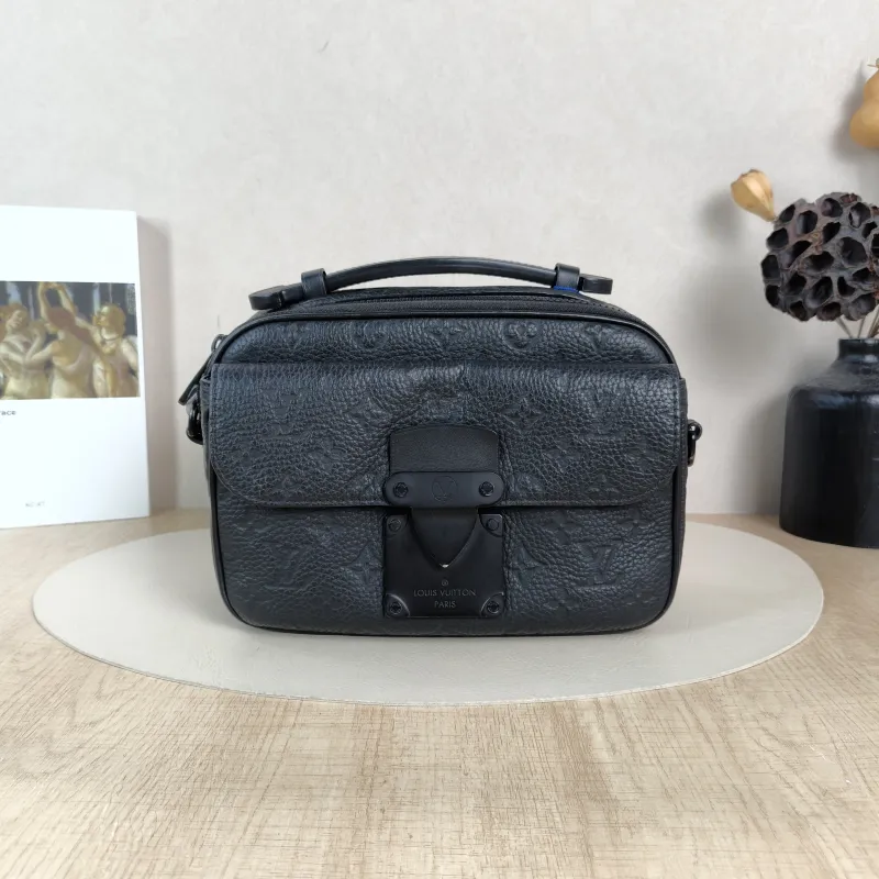 Louis Vuitton Crossbody Bag S Lock Messenger Bag Black Calfskin One Size22 × 8 × 18 cm