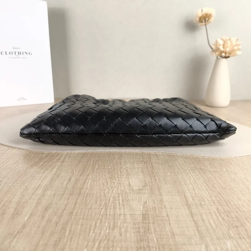 Bottega Veneta Shoulder Bag Dustbag Shoulder Bag Black Calfskin Medium 32 × 1 × 23 cm — cover view 5 of 5