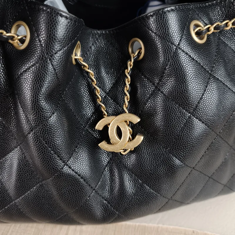 Chanel Shoulder Bag25Bag Black Grained Calfskin Small26 × 14 × 30 cm — detail view 7 of 11