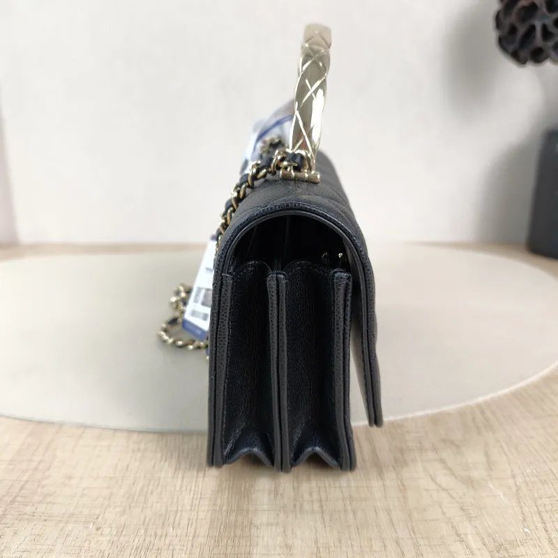 Chanel Crossbody Bag coco crush woc Black Grained Calfskin One Size 19.2 × 6 × 11 cm — detail view 2 of 15