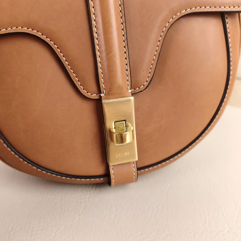 CELINE Crossbody Bag Besace 16 Caramel Calfskin Small 19 × 6 × 17 cm — detail view 10 of 10