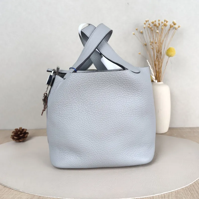 Hermès Top Handle Bag Picotin Lock 18 18 8U TC Calfskin Small 18 × 13 × 18 cm K — detail view 1 of 12
