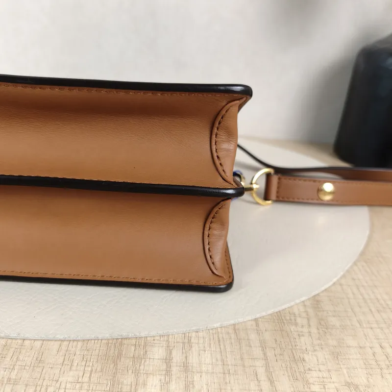 Louis Vuitton Crossbody Bag Dauphine Monogram PV Cmini20 × 9 × 15 cm — detail view 4 of 13