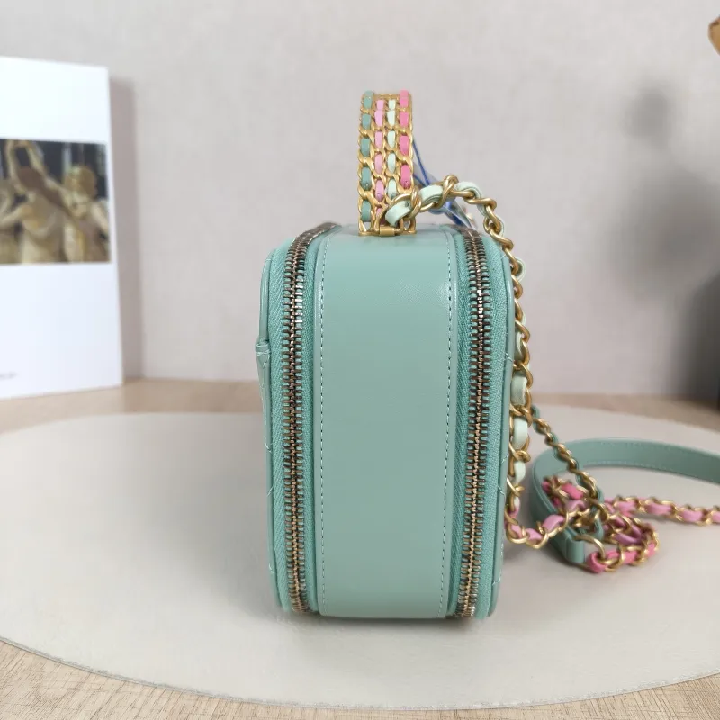 Chanel Crossbody Bag Green Waxed Leathermini18.5 × 8 × 13.5 cm — detail view 12 of 13