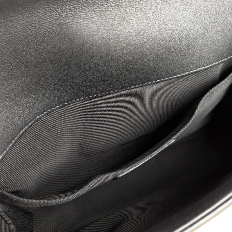 Chanel Crossbody Bag Le Boy​ Black Calfskin Medium 25 × 9 × 15 cm 27 — detail view 12 of 12