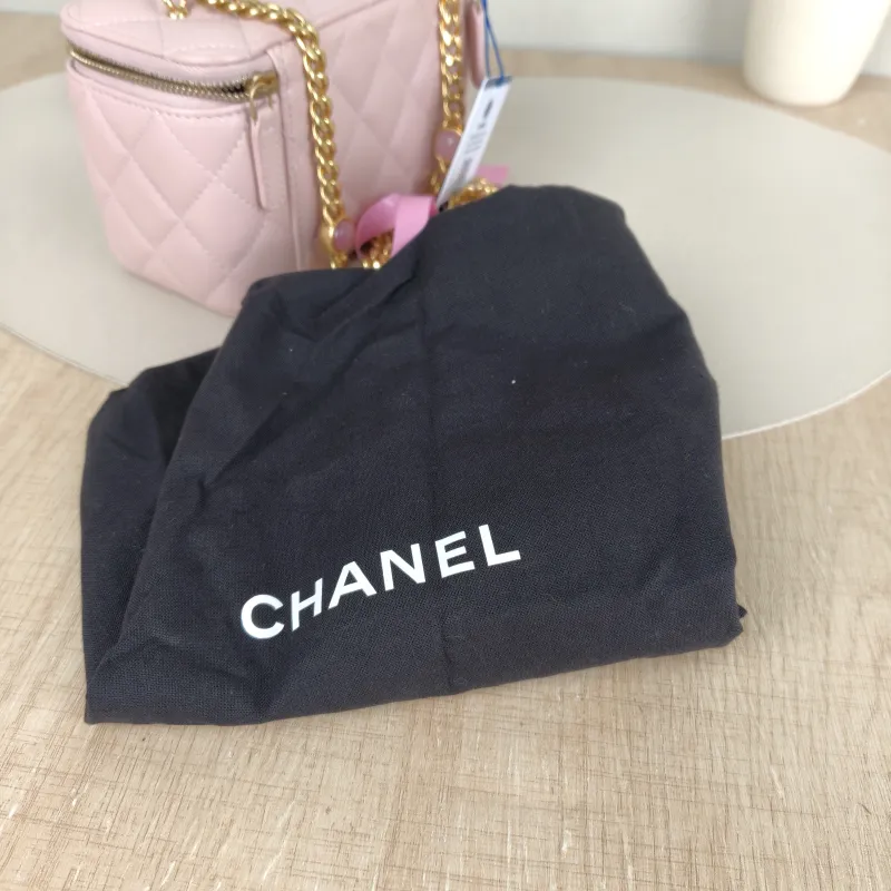 Chanel Crossbody Bag Edition Pink Lambskin 16 × 8 × 9.5 cm Microchip Edition — detail view 2 of 13