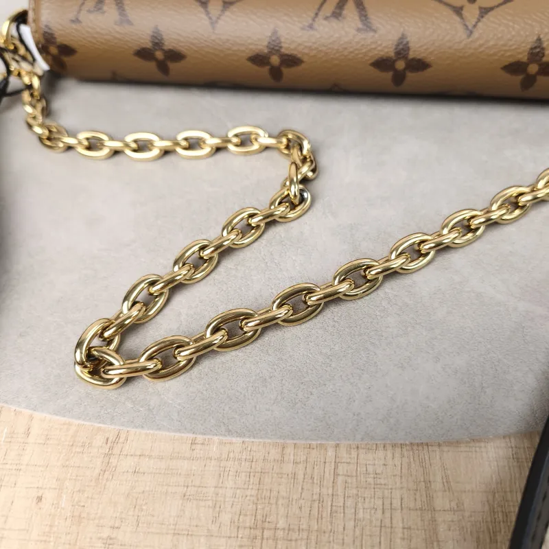 Louis Vuitton Crossbody Bag IVY Monogram PVC Small23.5 × 4.3 × 12 cm — detail view 3 of 13