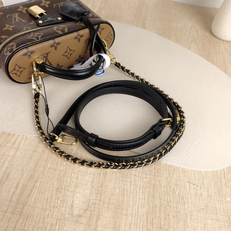 Louis Vuitton Shoulder Bag VANITY Cosmetic Bag Monogram PVC Small 19 × 6 × 13 cm — detail view 9 of 10