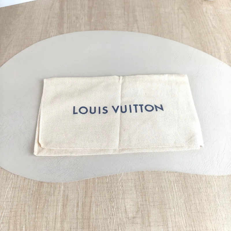 Louis Vuitton Crossbody Bag NÉONOÉ Bucket Bag BB Monogram PVC BB 20 × 13 × 20 cm — detail view 4 of 11