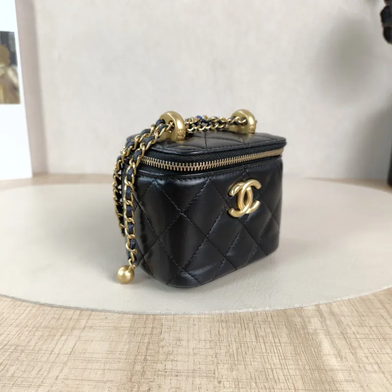 Chanel Crossbody Bag Black Lambskin One Size10 × 7 × 9 cm — cover view 5 of 5