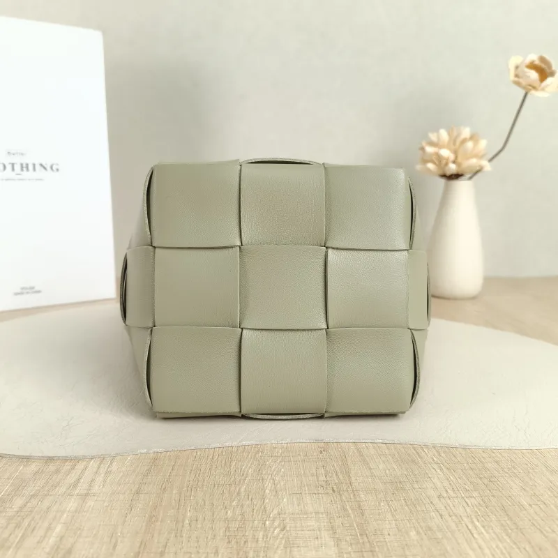 Bottega Veneta Crossbody Bag Cassette Woven Lambskin One Size14 × 14 × 18 cm — cover view 4 of 5