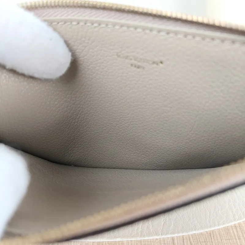 Louis Vuitton Crossbody Bag Pochette Félicie · White Calfskin Small 21 × 3 × 12 cm — detail view 8 of 15