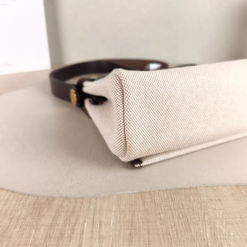 Hermès Crossbody Bag Herbag Zip 20 Beige Canvas Mini 20.5 × 7 × 16.5 cm k — detail view 7 of 10