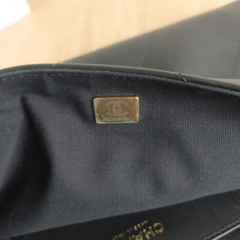 Chanel Shoulder Bag 25k hobo Black Calfskin 43 × 9 × 36 cm — detail view 12 of 12