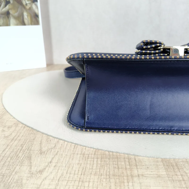 FERRAGAMO Shoulder Bag Shoulder Bag Navy Calfskin One Size25 × 9 × 16.5 cm — detail view 9 of 12