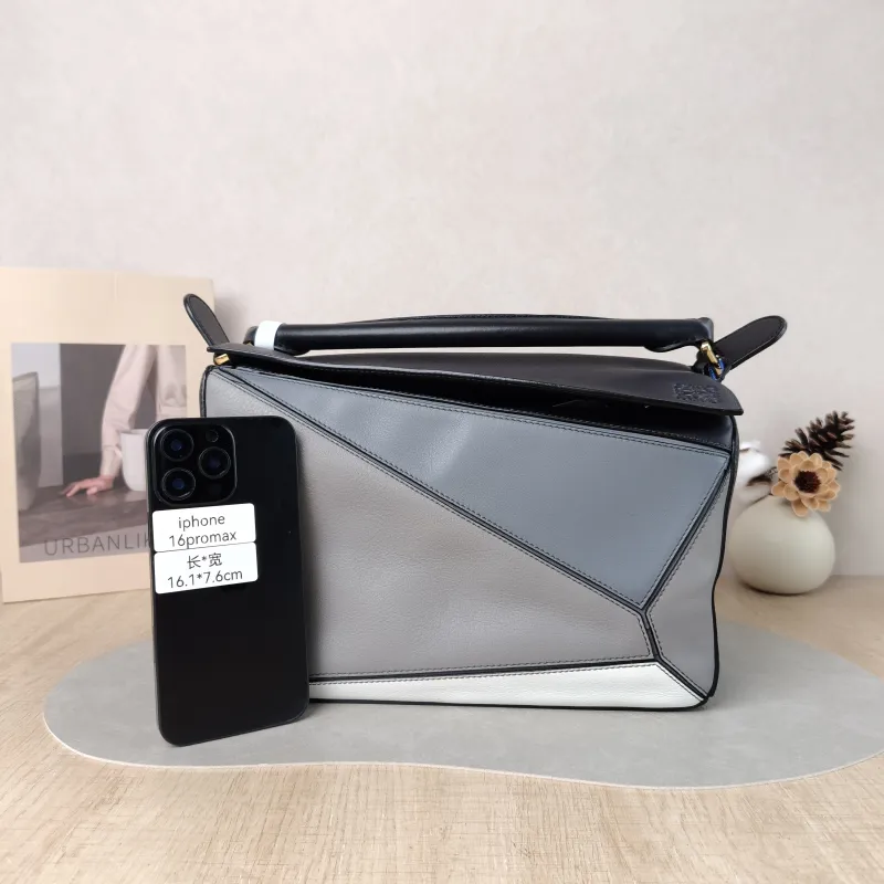 LOEWE Crossbody Bag Puzzle Colorblock Calfskin Medium 29 × 14 × 19.5 cm — cover view 6 of 6