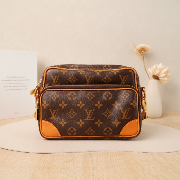 Louis Vuitton Nil Messenger Bagpvc Microchip Edition · Two Straps · 25 × 11 × 17.5 cm