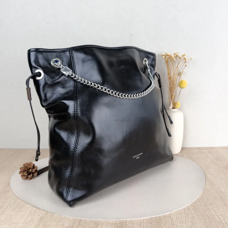 Louis Vuitton Shoulder Bag Off Duty Vibe Chain Bag Black SL ambskin Medium 33 × 11.5 × 24 cm — cover view 5 of 5