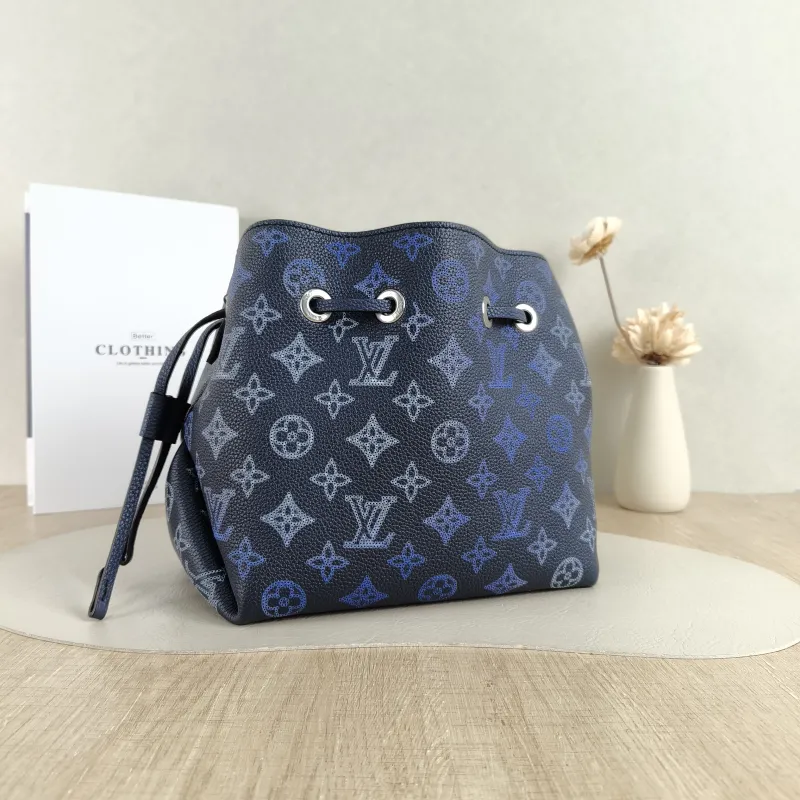 Louis Vuitton Crossbody Bag BELLA · Calfskin One Size 22 × 14 × 19 cm — cover view 4 of 5