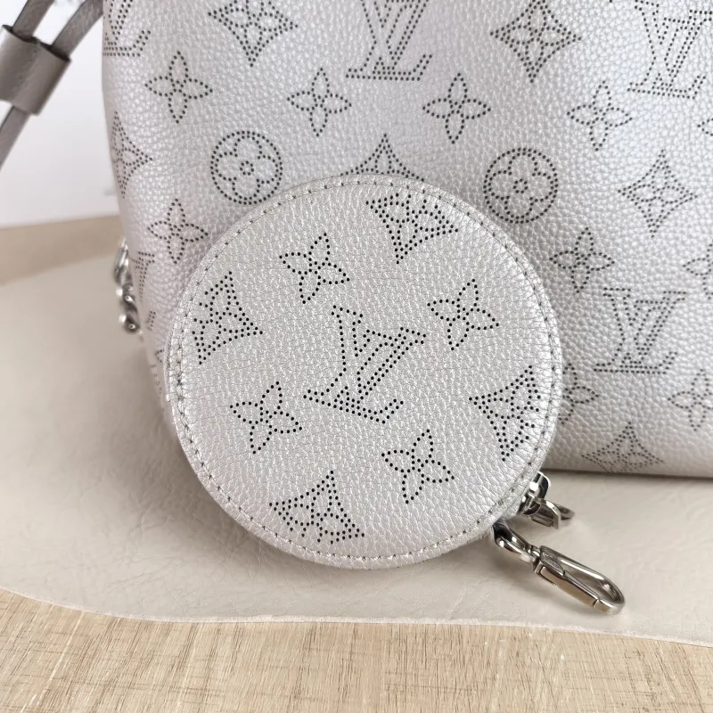 Louis Vuitton Crossbody Bag BELLA Grey Calfskin One Size 22 × 14 × 19 cm — detail view 2 of 10