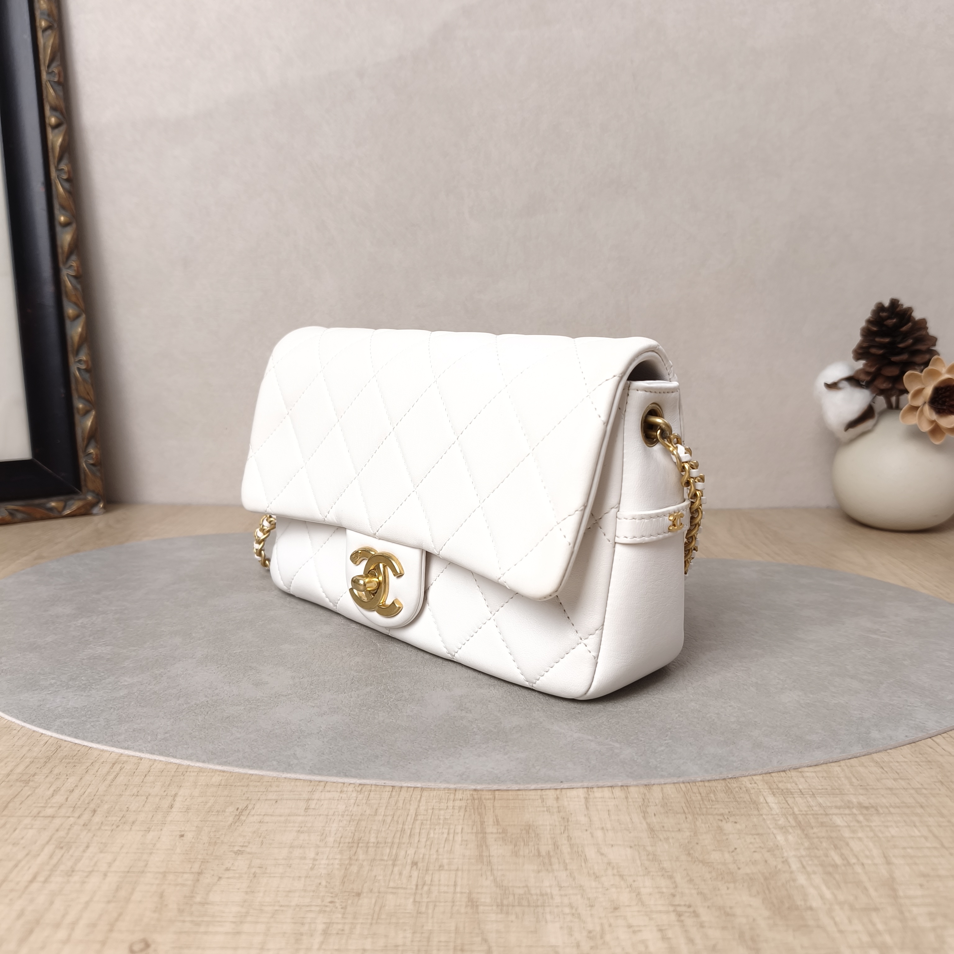 Chanel Crossbody Bag Classic Flap Large Mini CF Mini White Lambskin mini20 × 6 × 12 cm — cover view 8 of 11